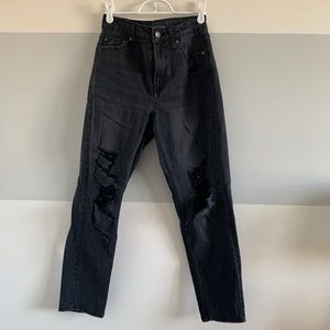 black mom jeans with rips